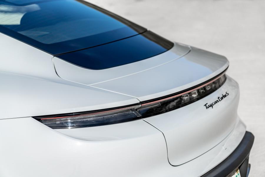 Детали экстерьера Porsche Taycan Turbo S 2019 года  (NA) (фото 22 из 40)